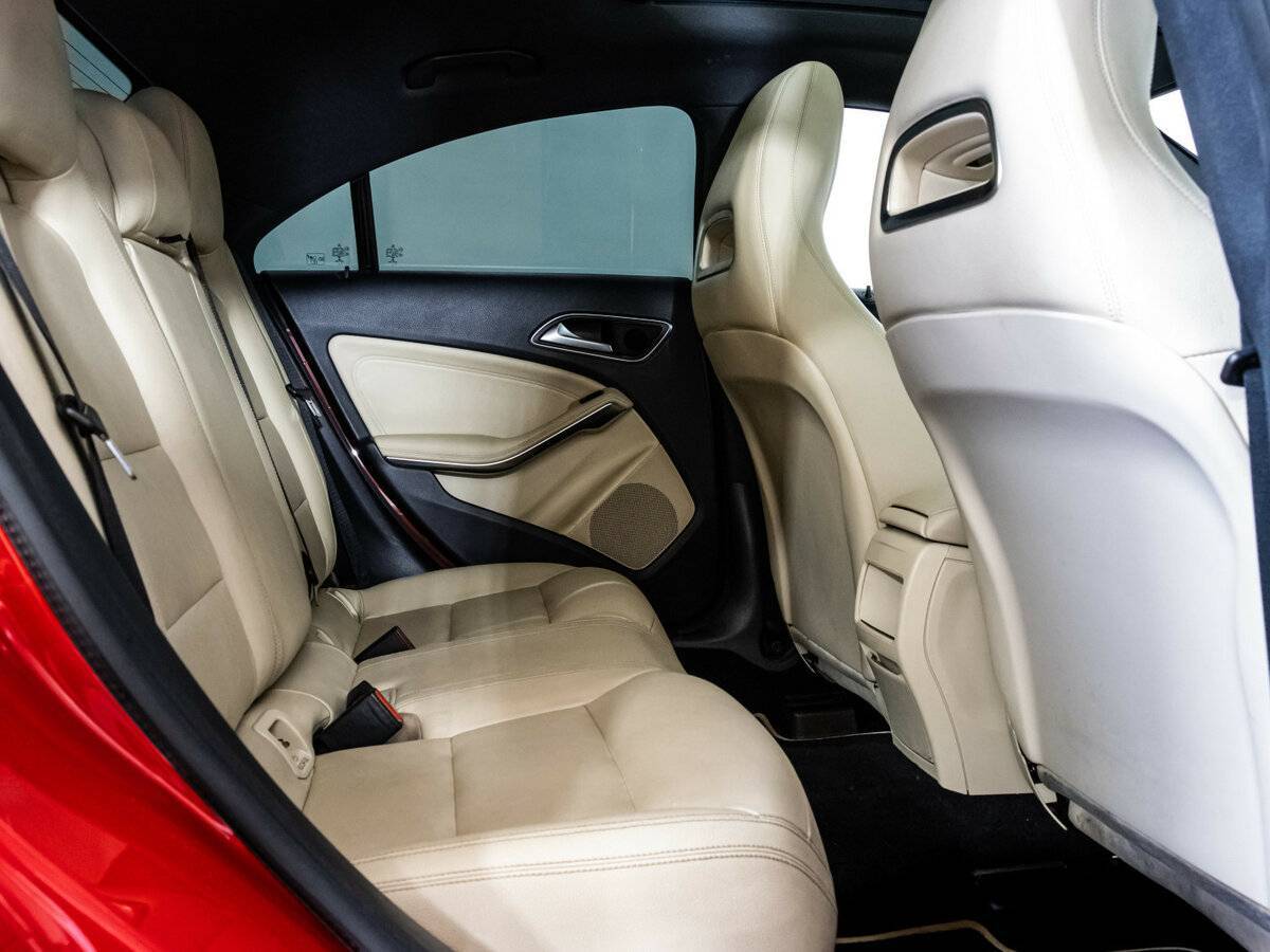 Mercedes-Benz CLA с пробегом — 2013 год. Фото: #16