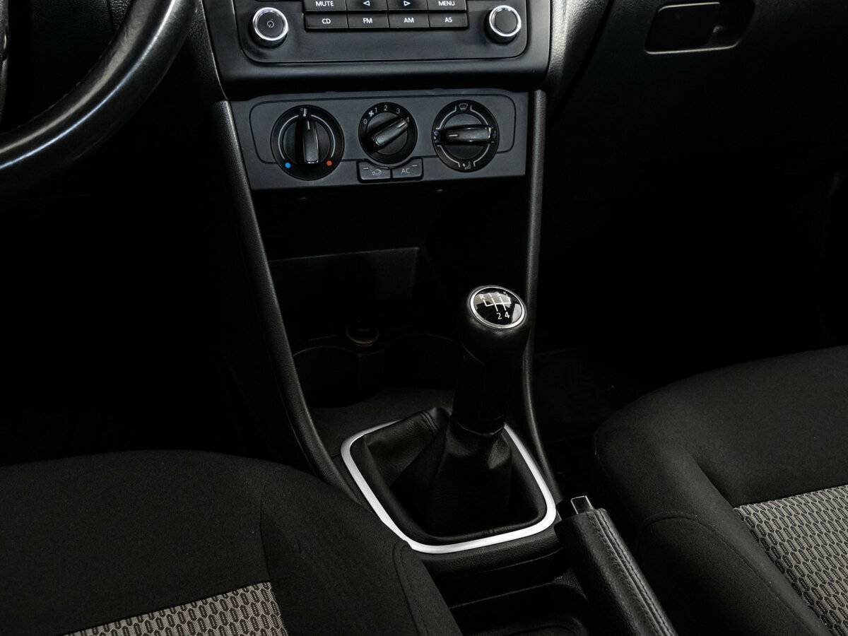 Volkswagen Polo с пробегом — 2012 год. Фото: #11