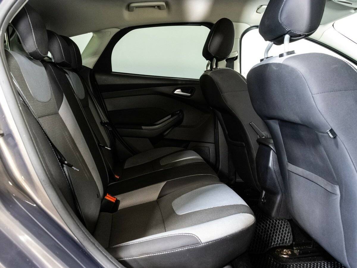 Ford Focus с пробегом — 2011 год. Фото: #11