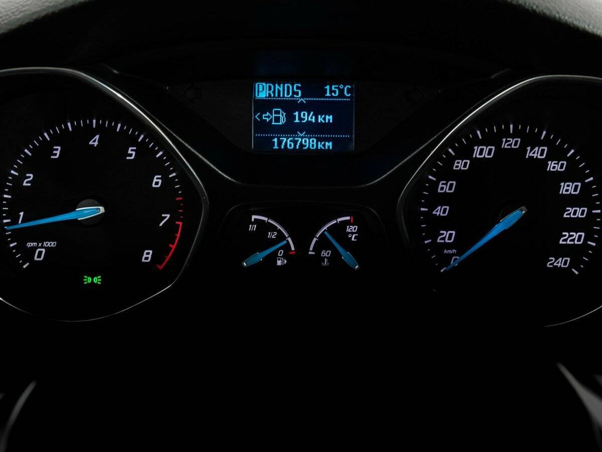 Ford Focus с пробегом — 2011 год. Фото: #13