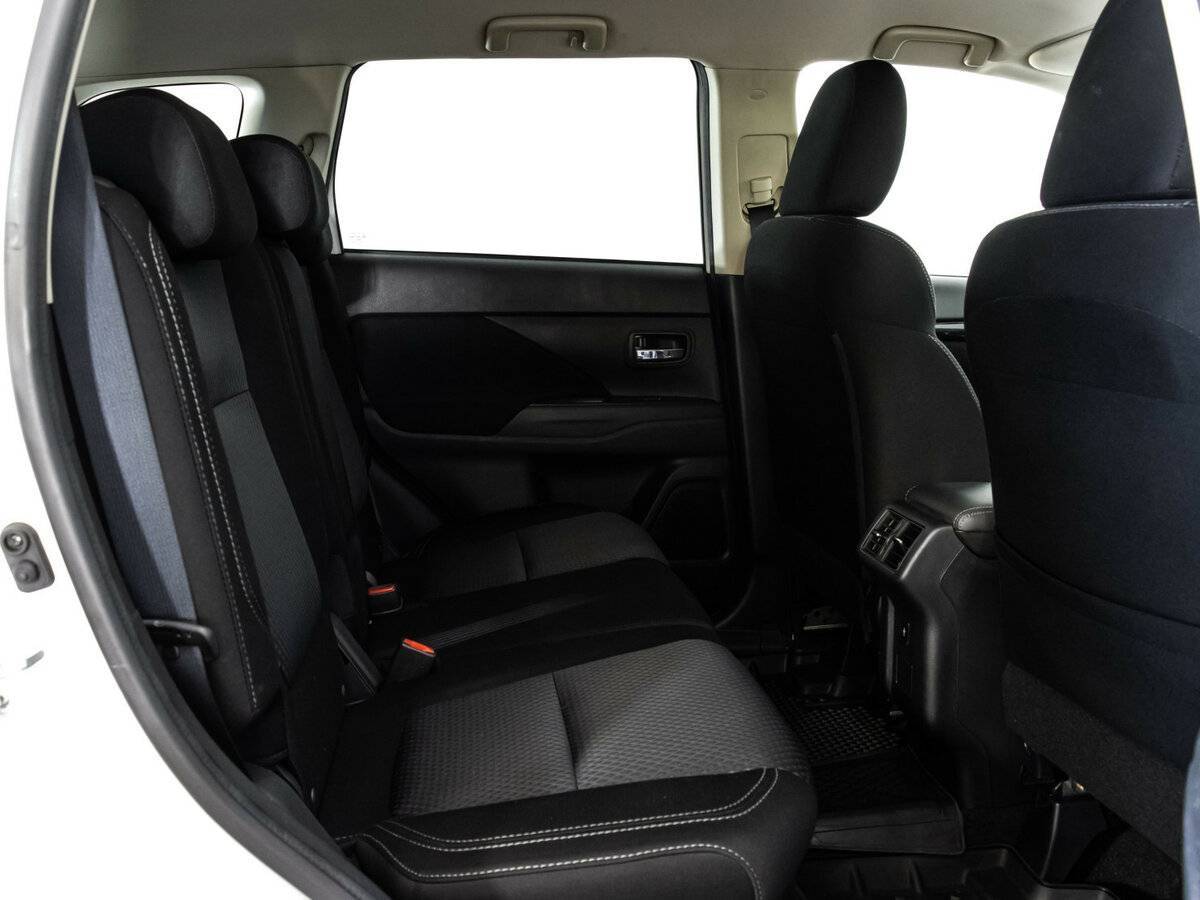 Mitsubishi Outlander с пробегом — 2019 год. Фото: #14