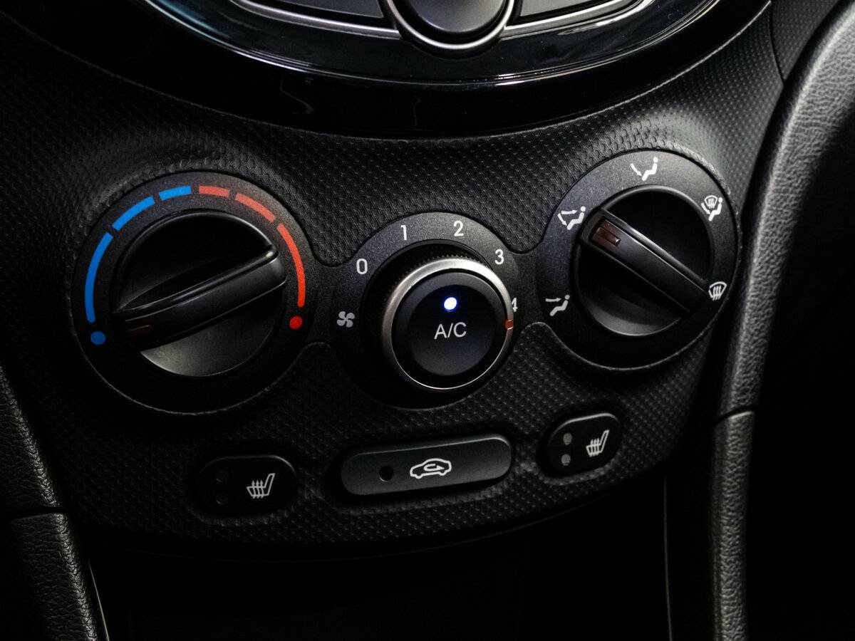 Hyundai Solaris с пробегом — 2016 год. Фото: #11