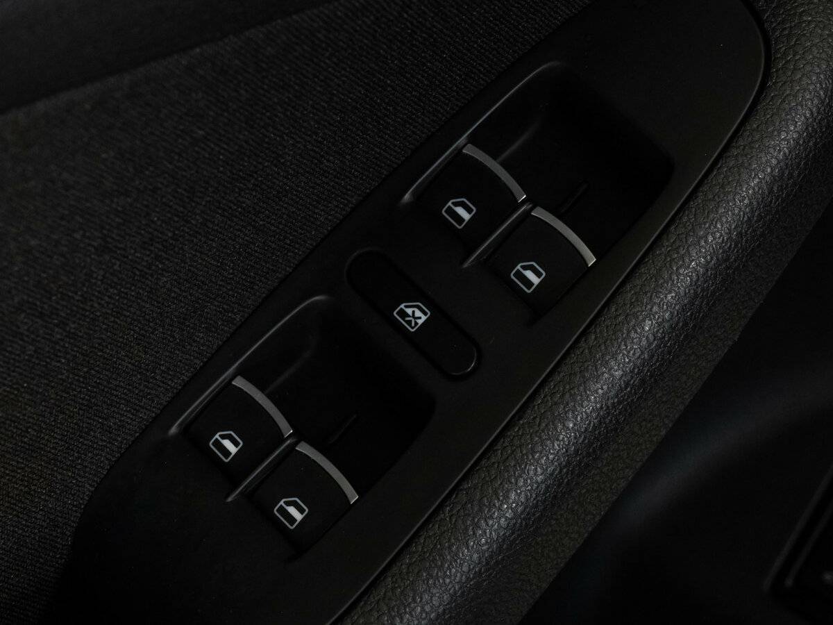 Volkswagen Jetta с пробегом — 2015 год. Фото: #14