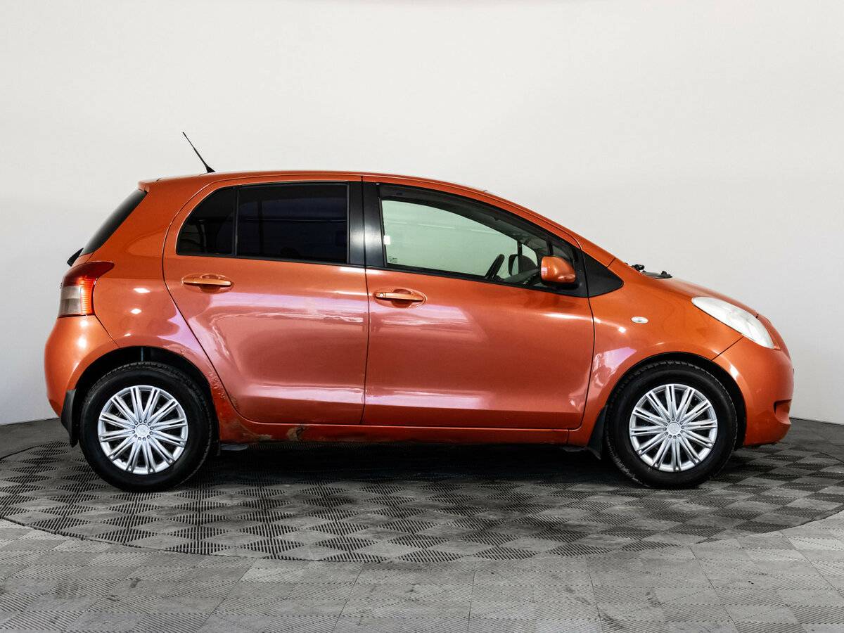 Toyota Yaris с пробегом — 2006 год. Фото: #1