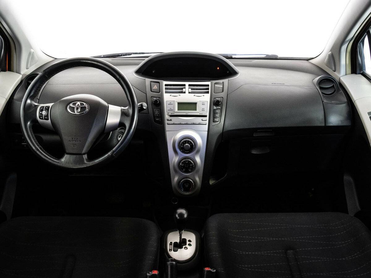 Toyota Yaris с пробегом — 2006 год. Фото: #8