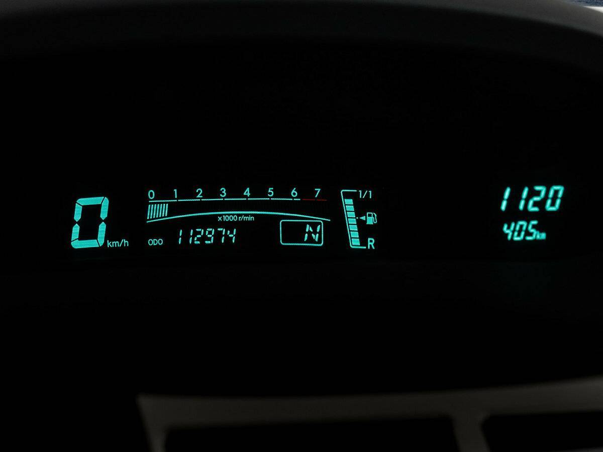 Toyota Yaris с пробегом — 2006 год. Фото: #15