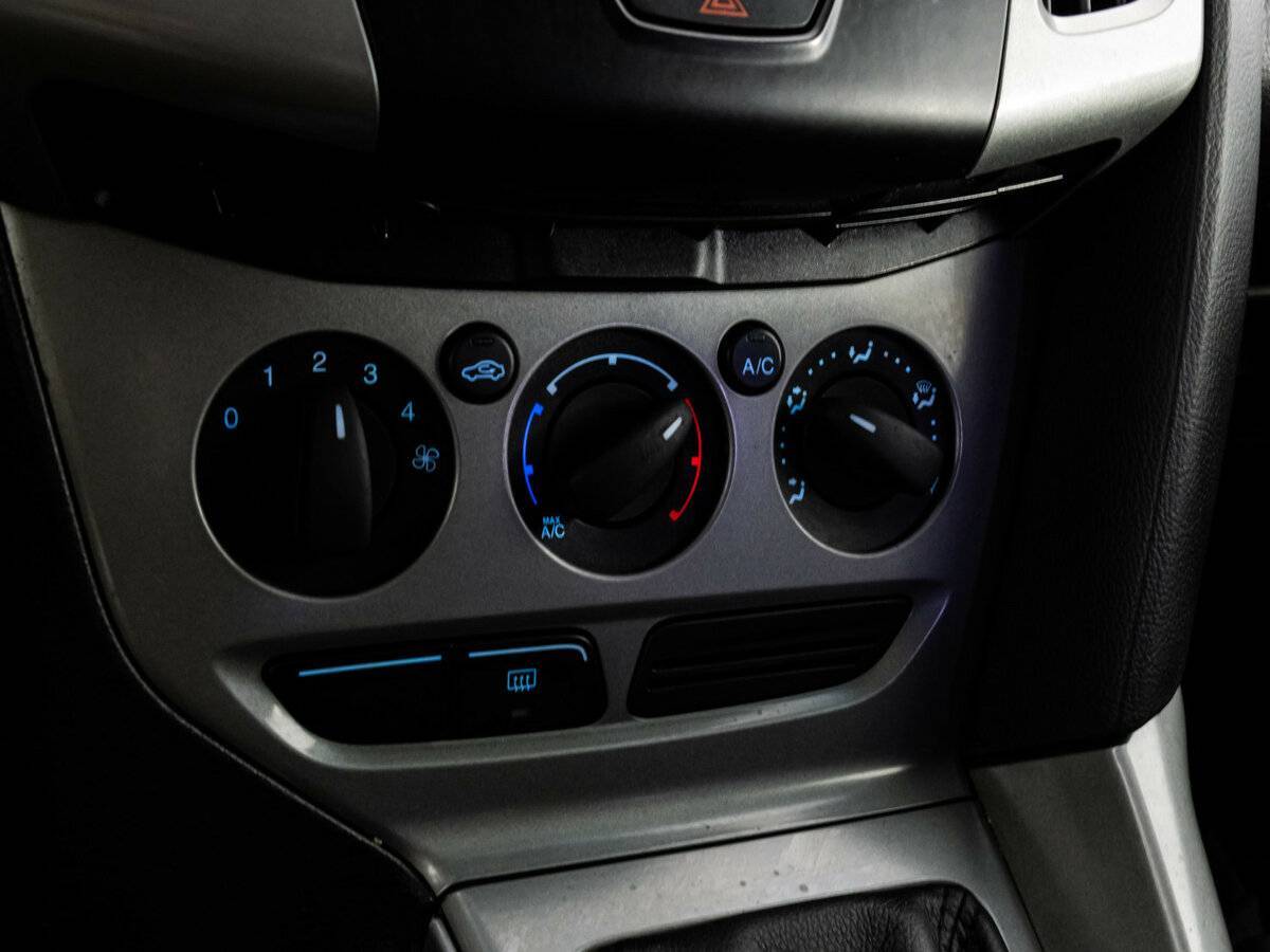 Ford Focus с пробегом — 2011 год. Фото: #12