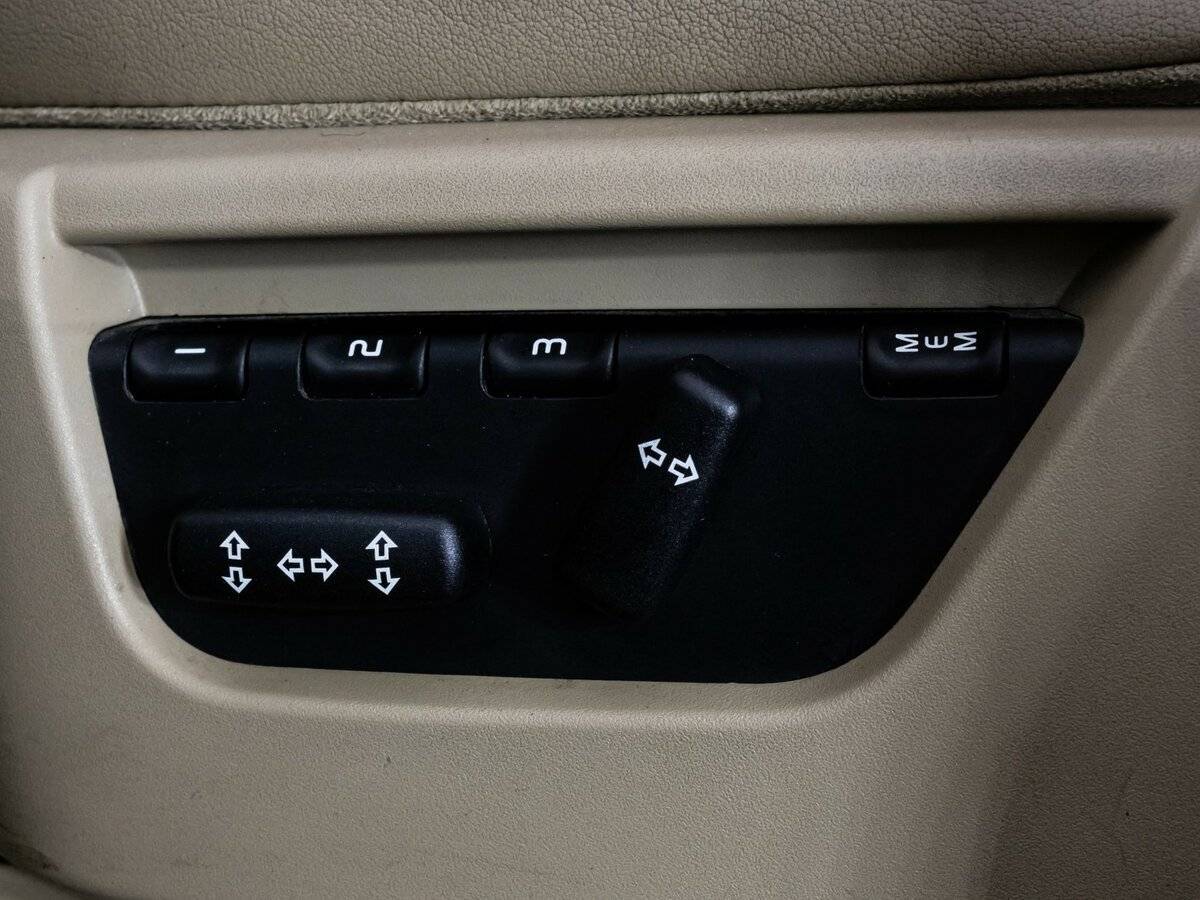 Land Rover Freelander с пробегом — 2010 год. Фото: #16