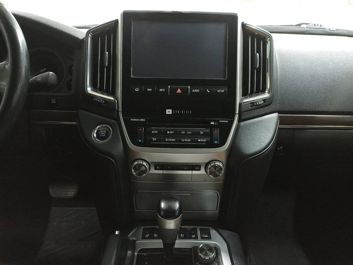 Toyota Land Cruiser с пробегом — 2015 год. Фото: #14