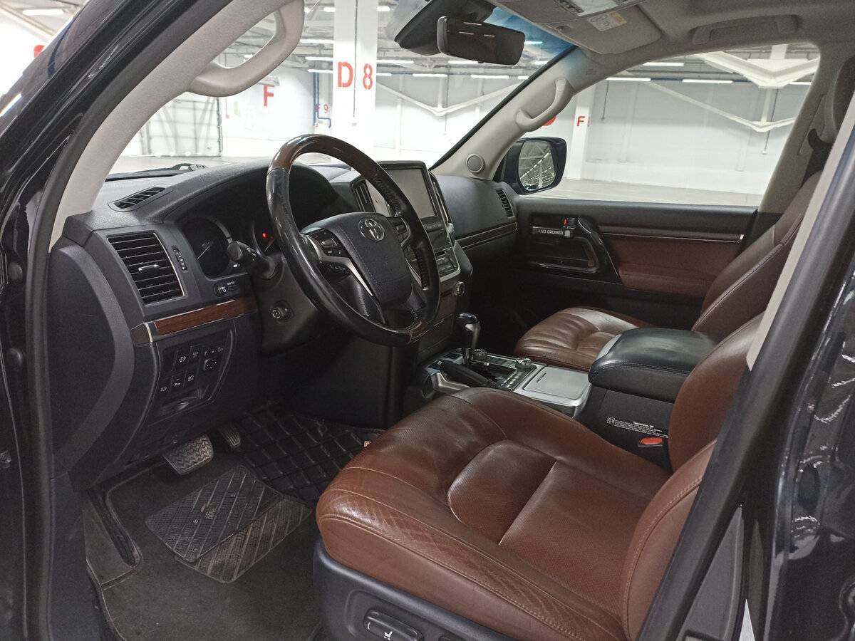 Toyota Land Cruiser с пробегом — 2015 год. Фото: #15