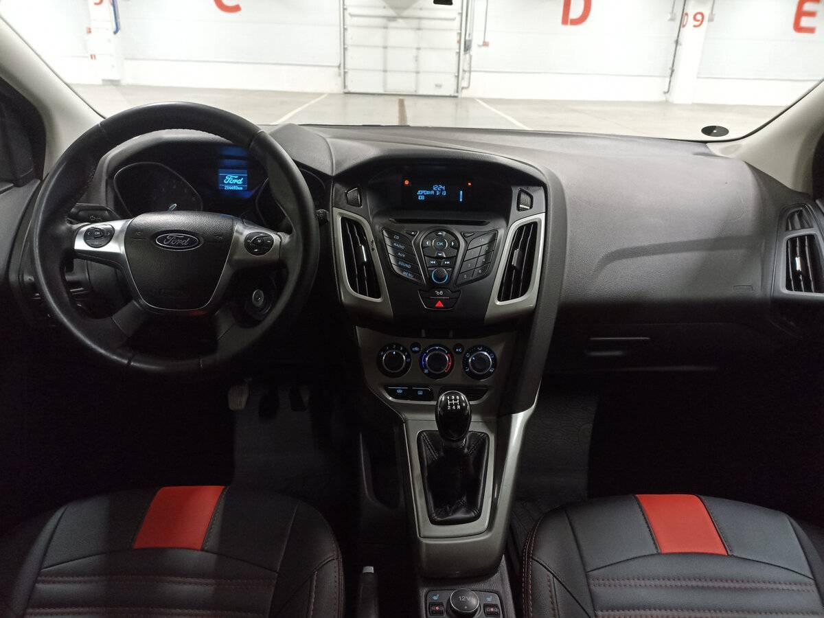 Ford Focus с пробегом — 2012 год. Фото: #13