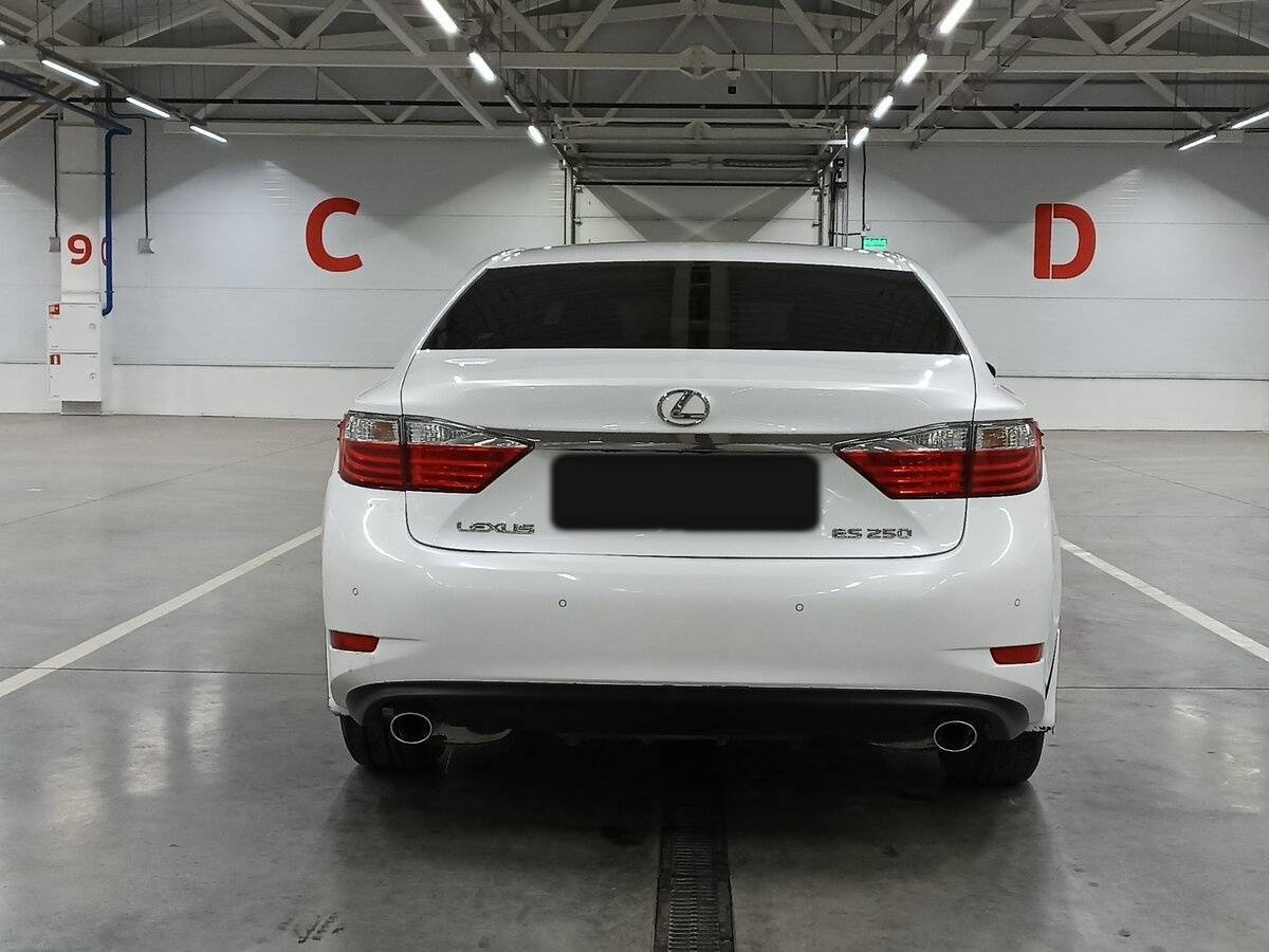 Lexus ES с пробегом — 2013 год. Фото: #5