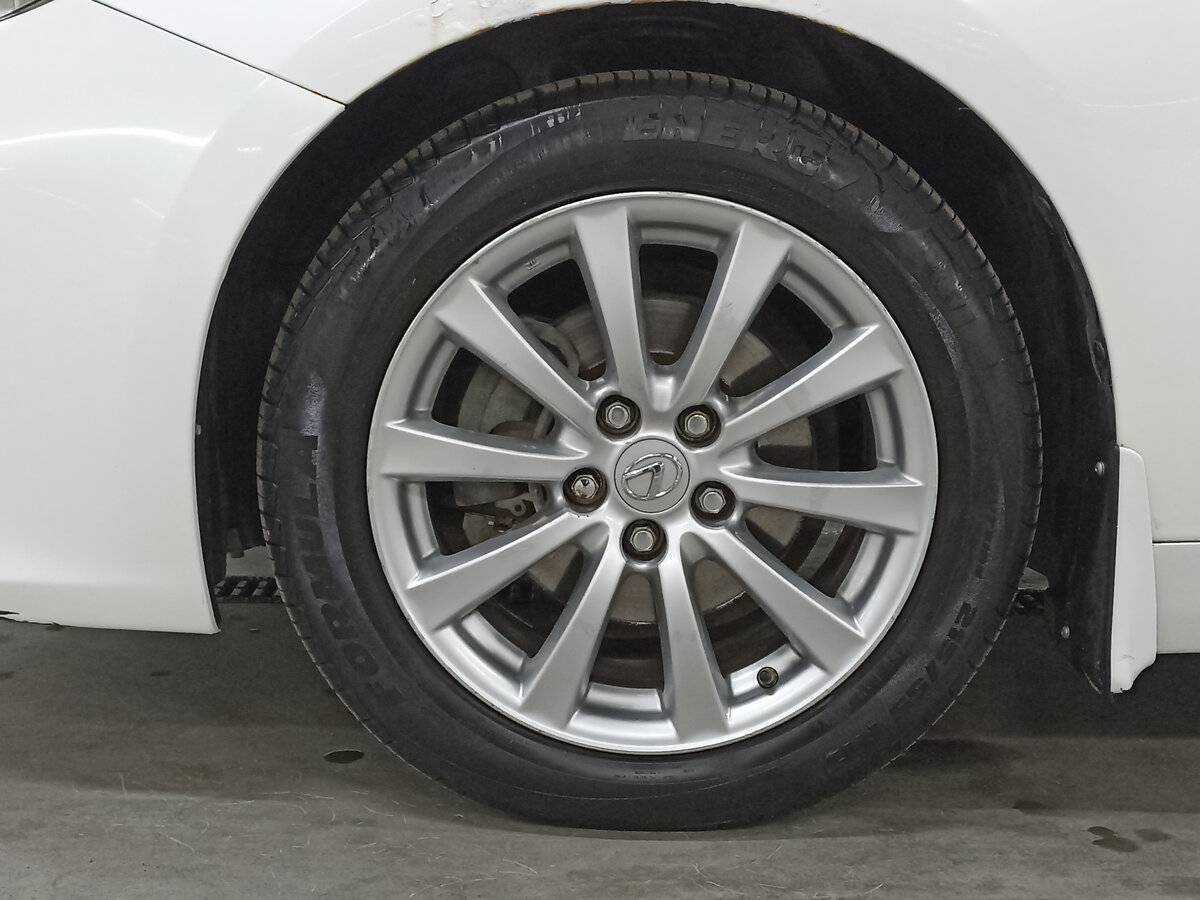 Lexus ES с пробегом — 2013 год. Фото: #17