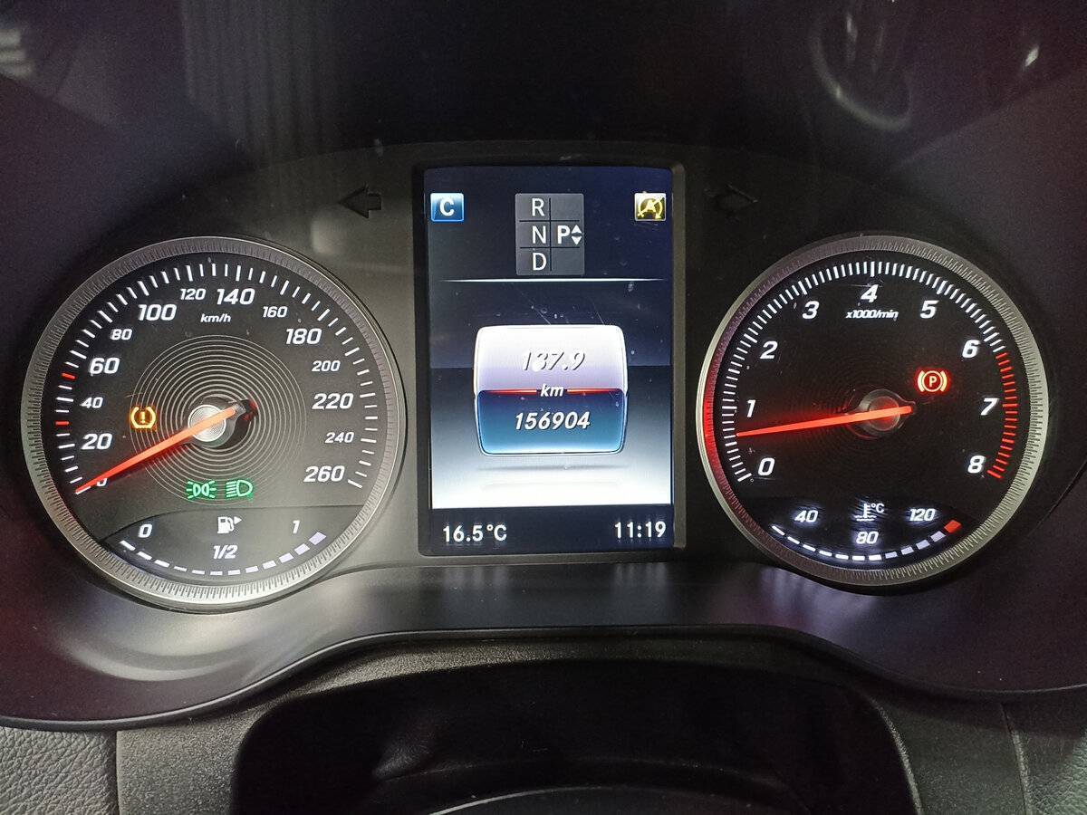 Mercedes-Benz GLC с пробегом — 2015 год. Фото: #12