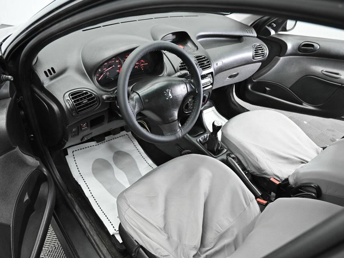 Peugeot 206 с пробегом — 2009 год. Фото: #5