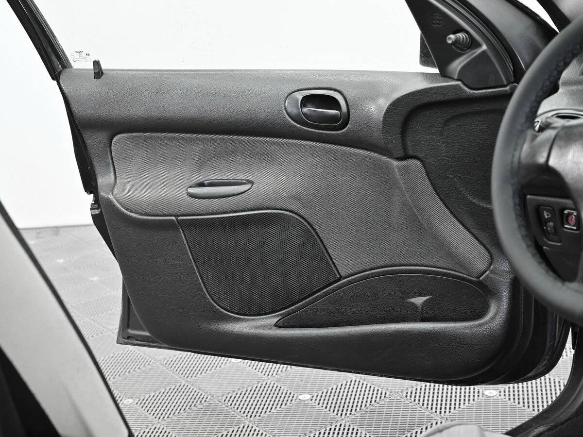 Peugeot 206 с пробегом — 2009 год. Фото: #6