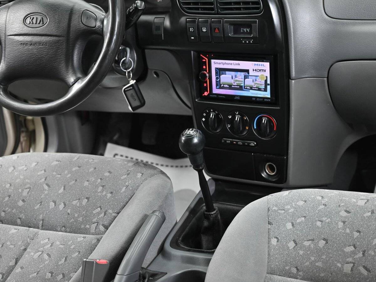 Kia Spectra с пробегом — 2009 год. Фото: #7