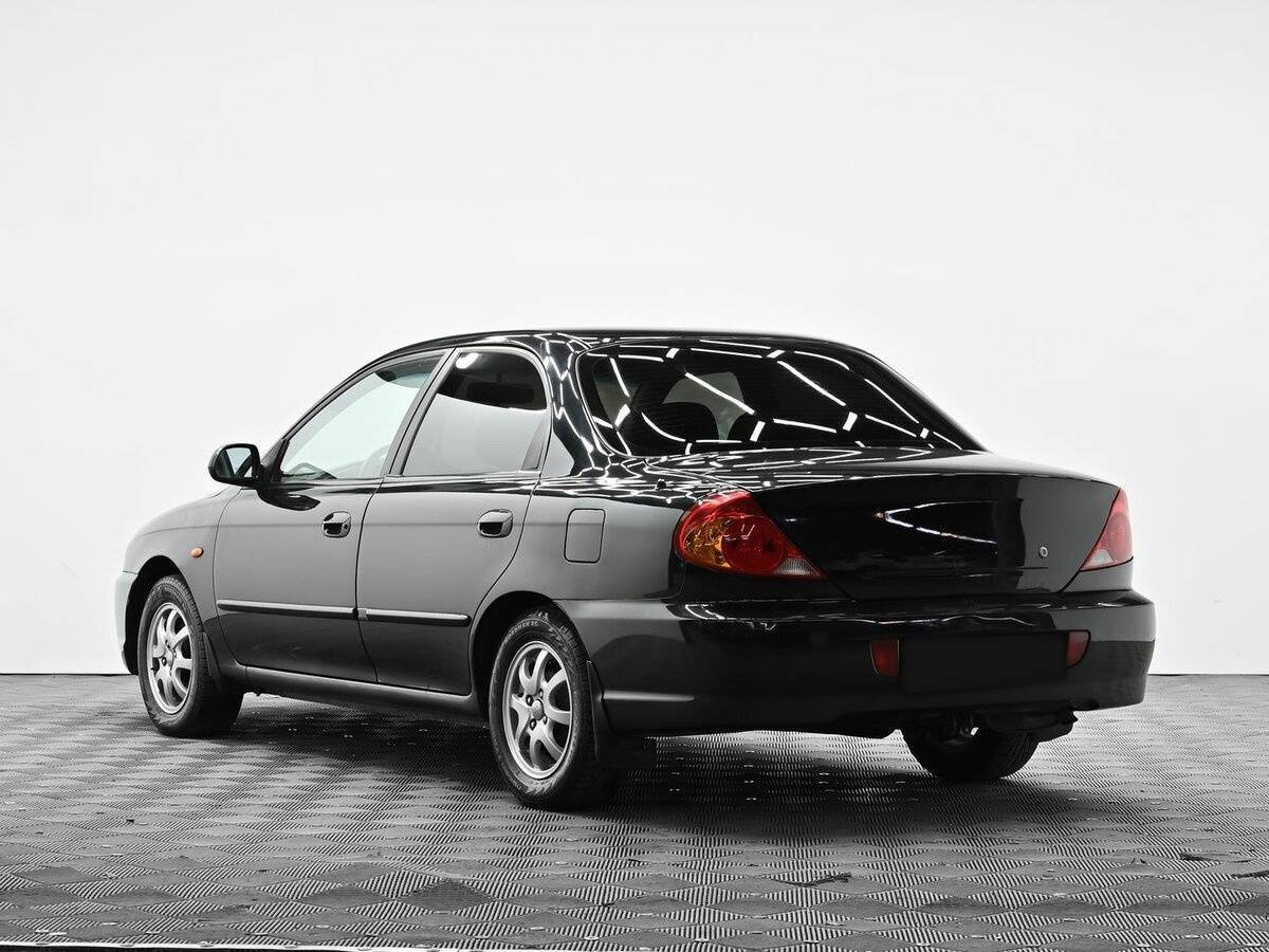 Kia Spectra с пробегом — 2007 год. Фото: #2