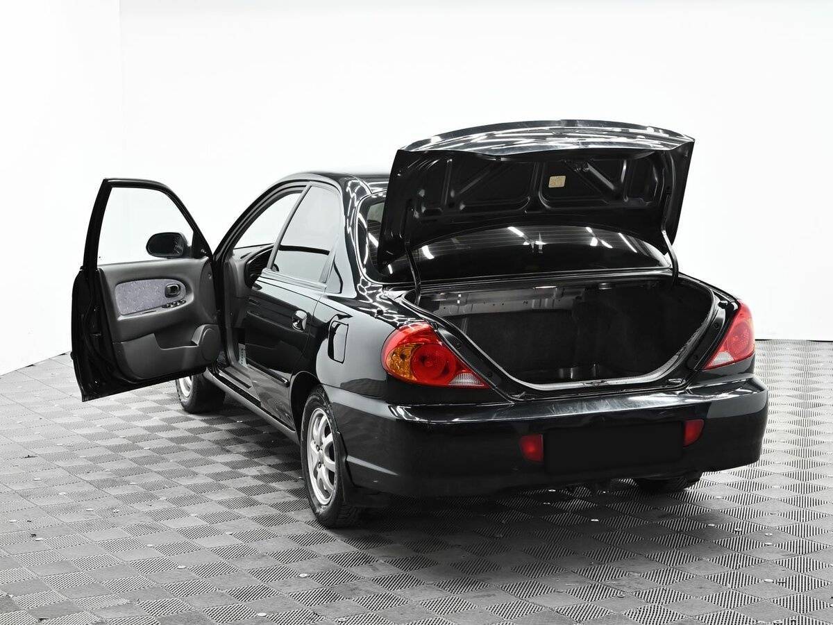 Kia Spectra с пробегом — 2007 год. Фото: #4