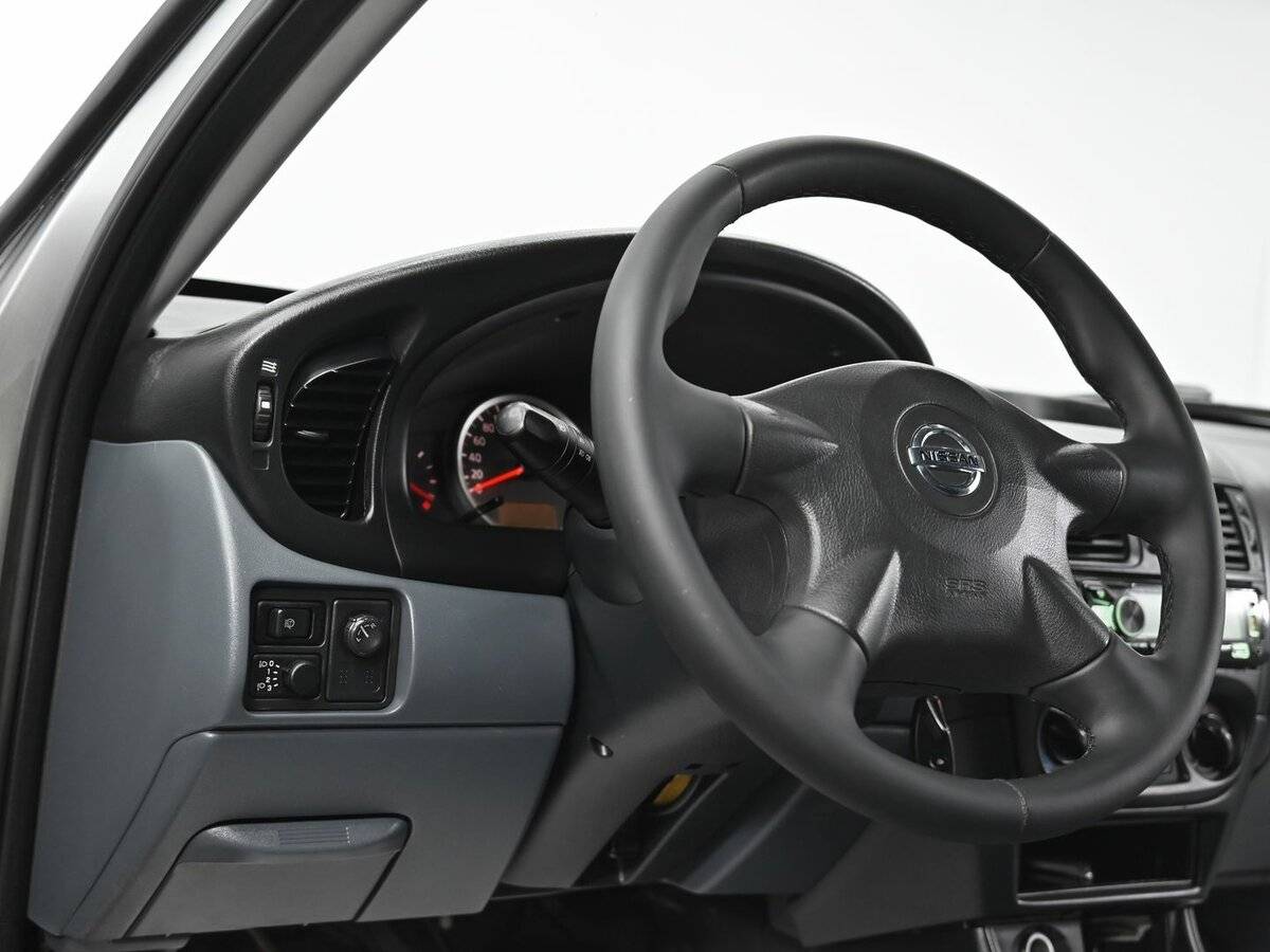 Nissan Almera с пробегом — 2005 год. Фото: #8