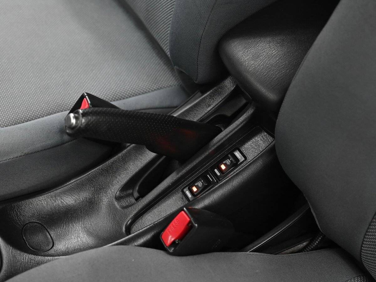 Nissan Almera с пробегом — 2005 год. Фото: #11