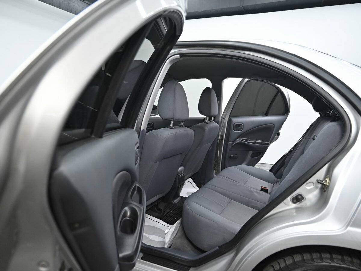 Nissan Almera с пробегом — 2005 год. Фото: #12