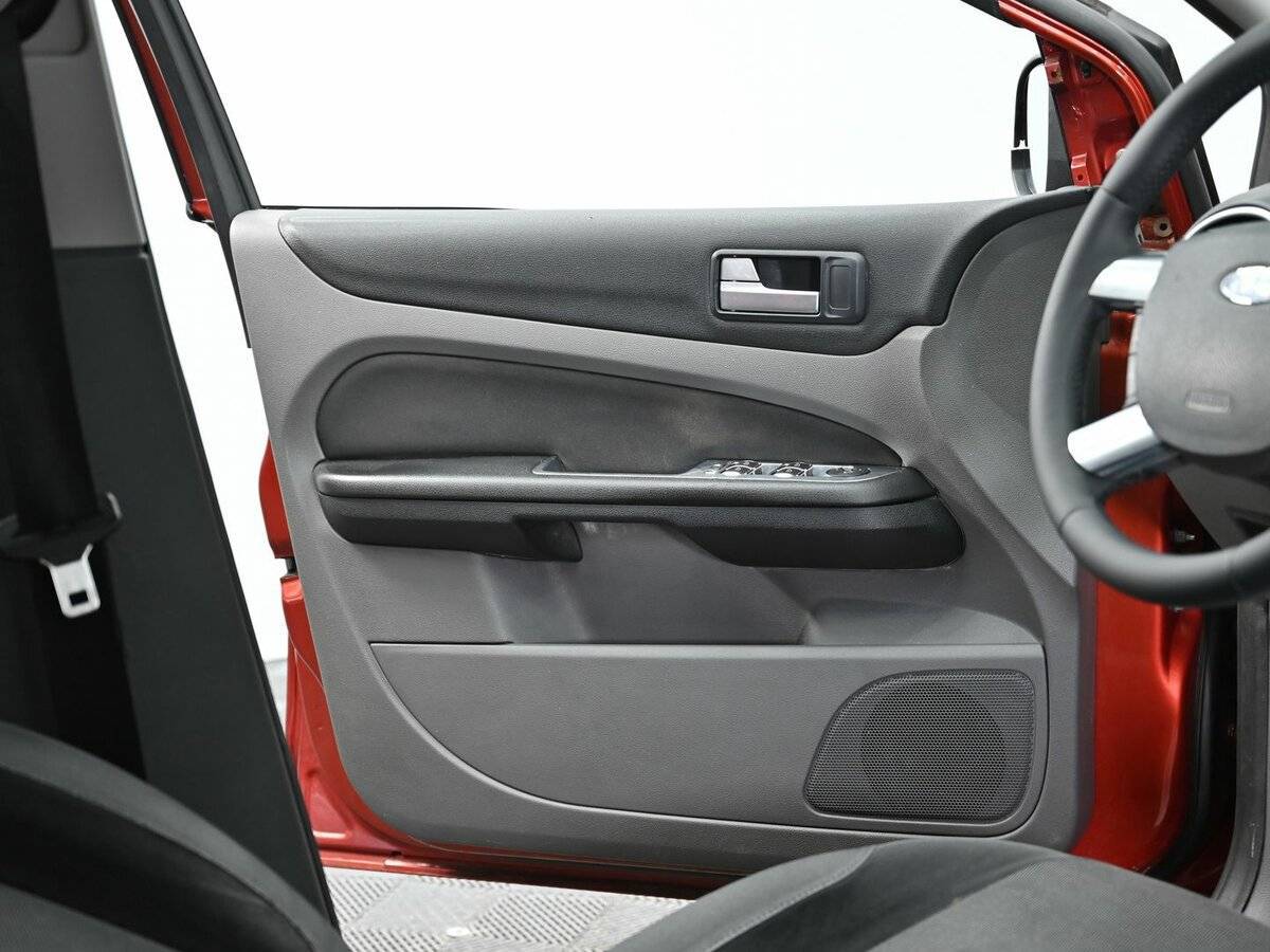 Ford Focus с пробегом — 2008 год. Фото: #6