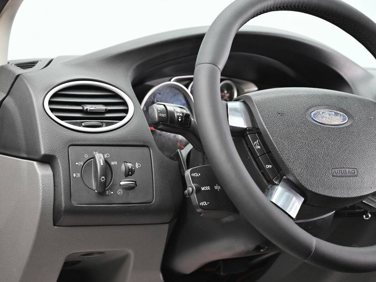 Ford Focus с пробегом — 2008 год. Фото: #8