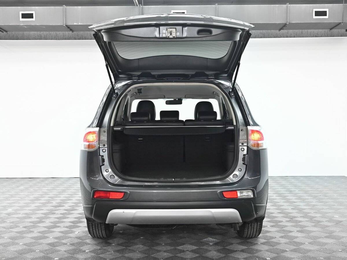 Mitsubishi Outlander с пробегом — 2014 год. Фото: #4