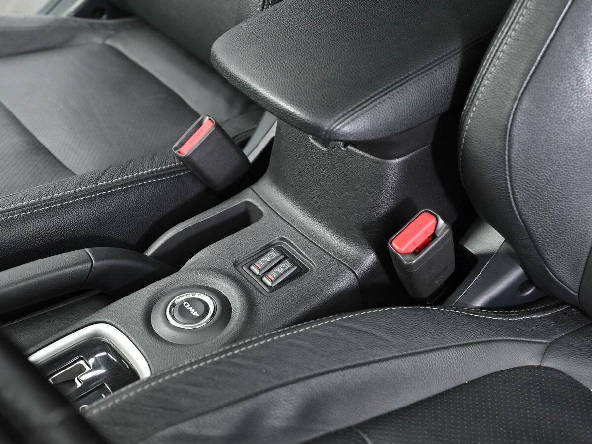 Mitsubishi Outlander с пробегом — 2014 год. Фото: #11