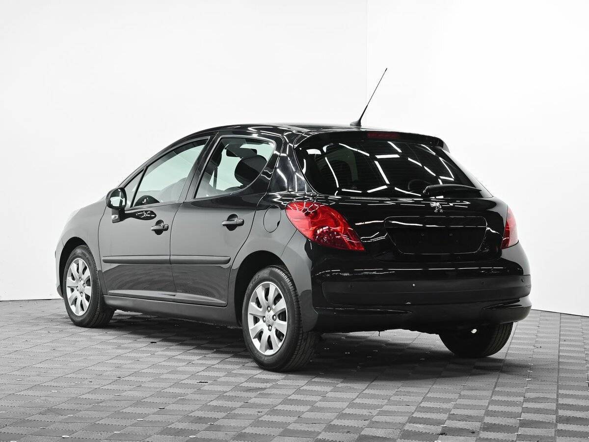 Peugeot 207 с пробегом — 2008 год. Фото: #2