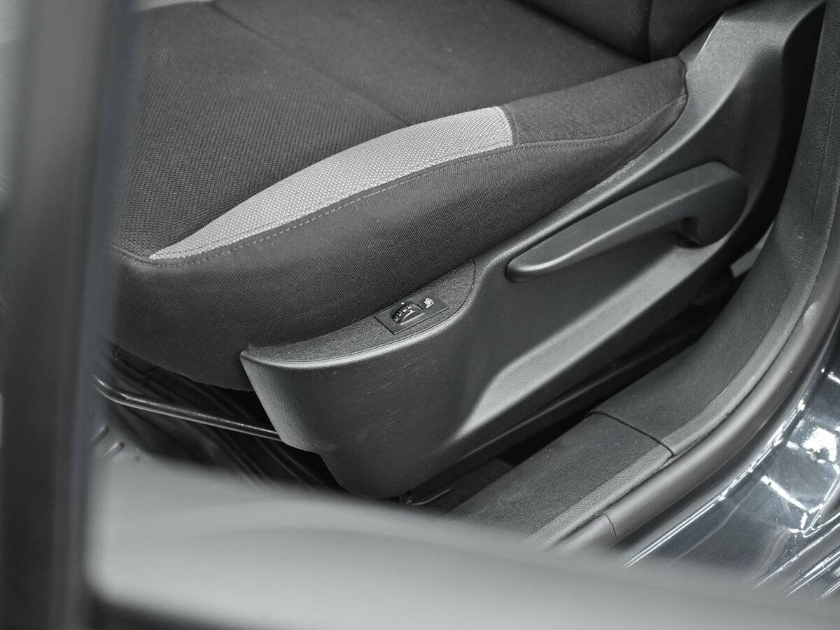 Peugeot 207 с пробегом — 2008 год. Фото: #6