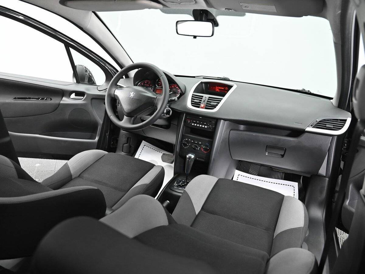Peugeot 207 с пробегом — 2008 год. Фото: #12