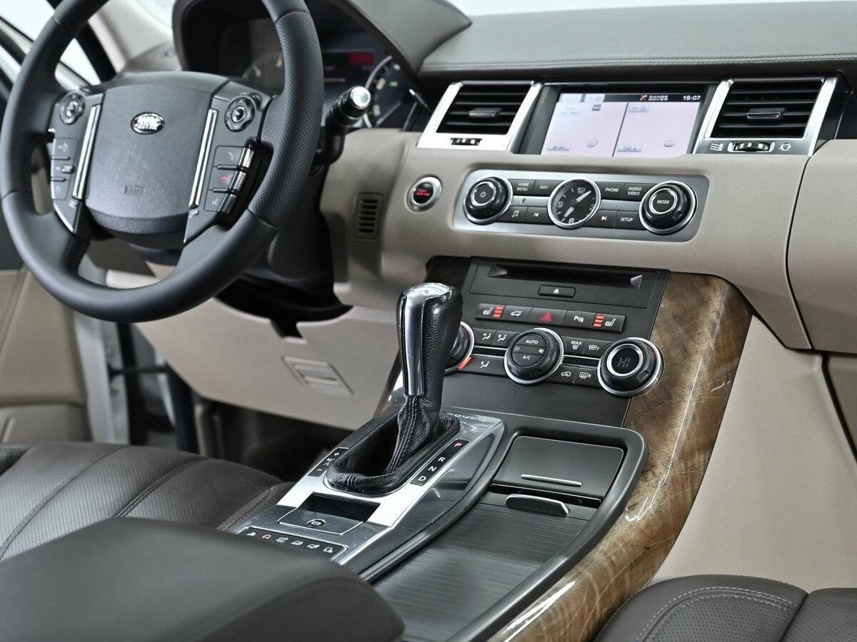 Land Rover Range Rover Sport с пробегом — 2012 год. Фото: #8