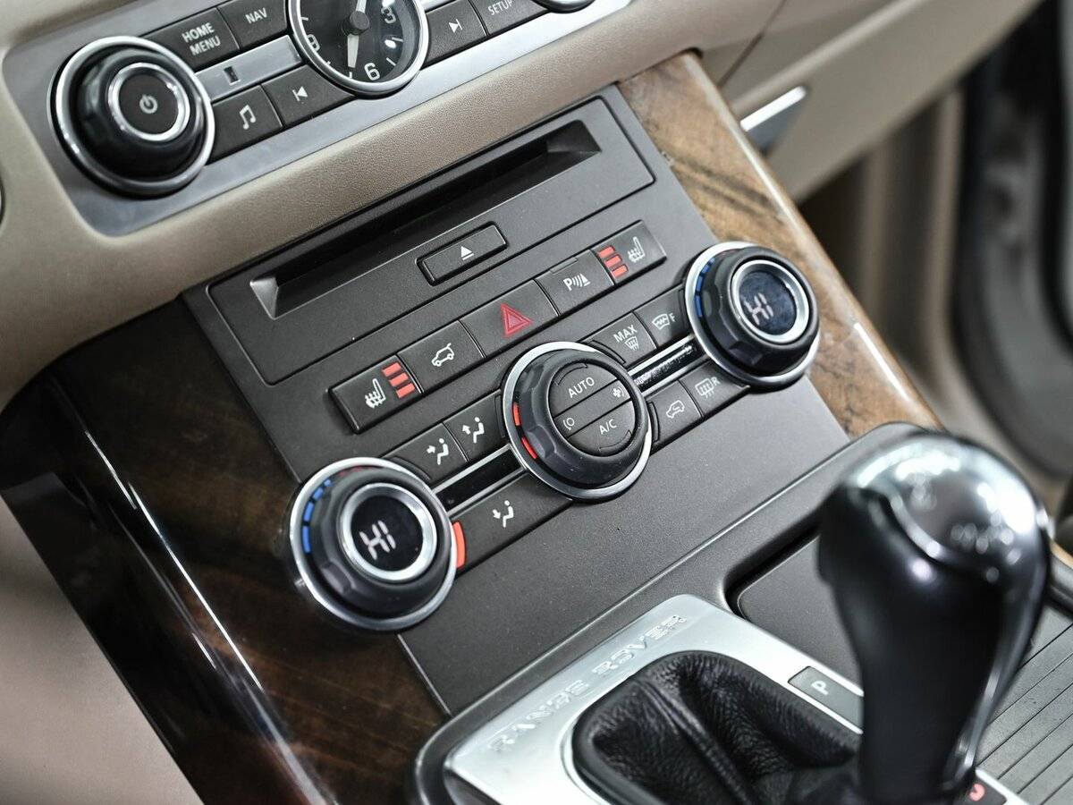 Land Rover Range Rover Sport с пробегом — 2012 год. Фото: #10