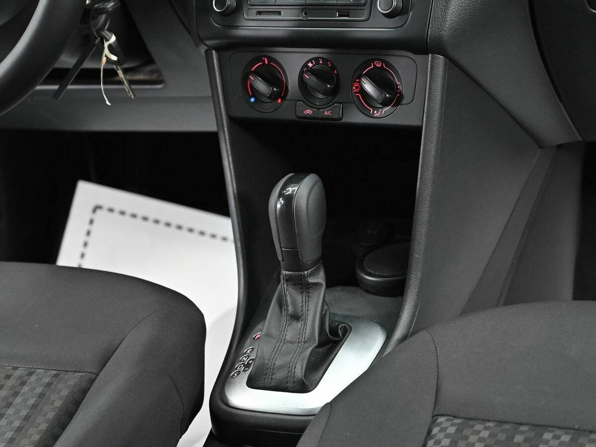 Volkswagen Polo с пробегом — 2017 год. Фото: #11