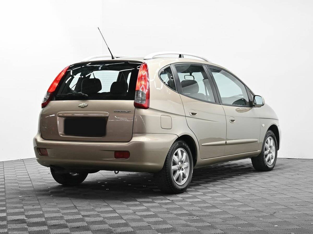 Chevrolet Rezzo с пробегом — 2008 год. Фото: #3