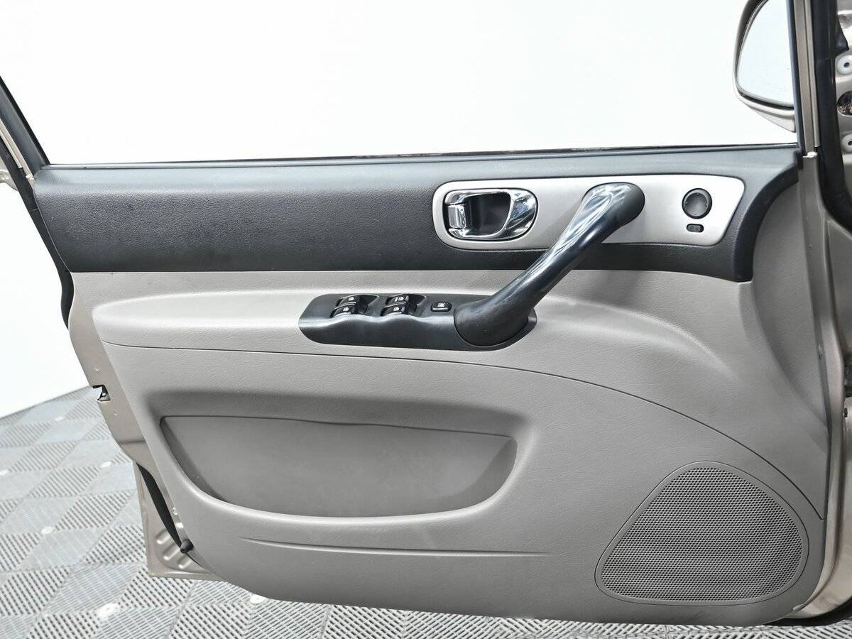 Chevrolet Rezzo с пробегом — 2008 год. Фото: #5