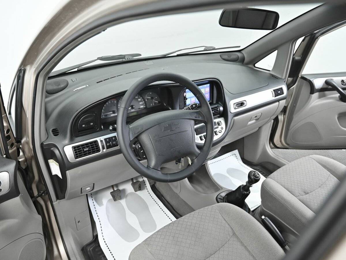 Chevrolet Rezzo с пробегом — 2008 год. Фото: #8