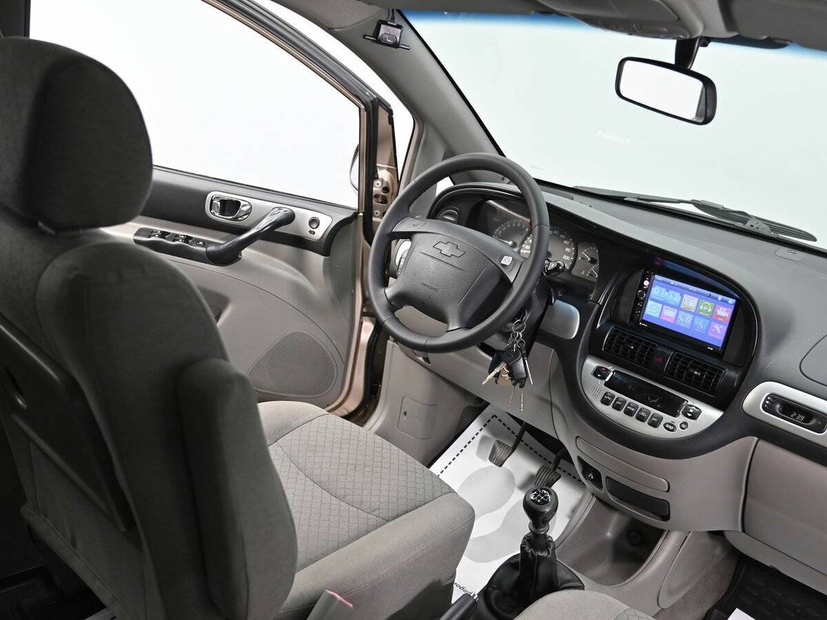 Chevrolet Rezzo с пробегом — 2008 год. Фото: #9