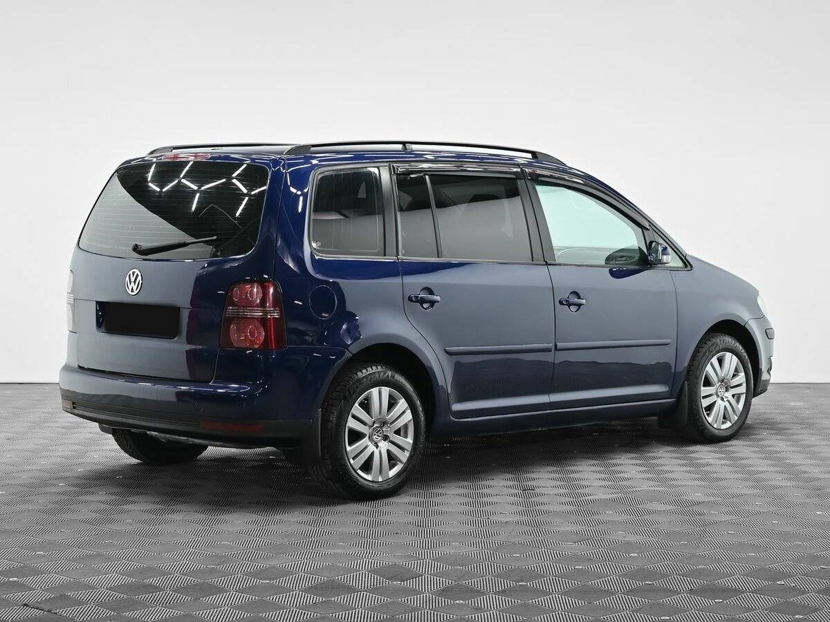 Volkswagen Touran с пробегом — 2007 год. Фото: #3