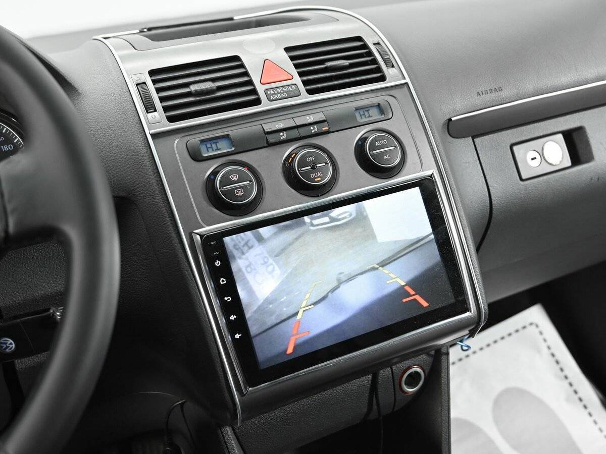 Volkswagen Touran с пробегом — 2007 год. Фото: #10