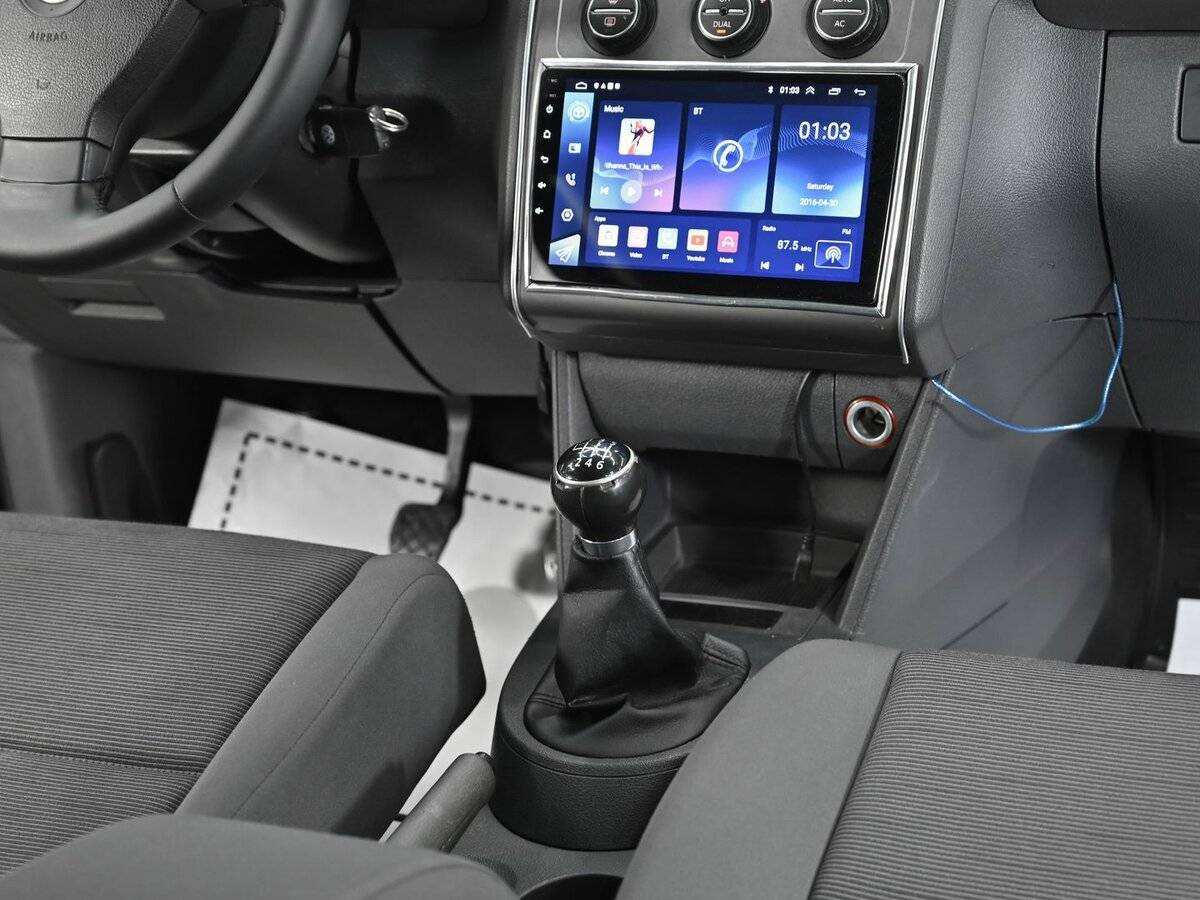 Volkswagen Touran с пробегом — 2007 год. Фото: #11