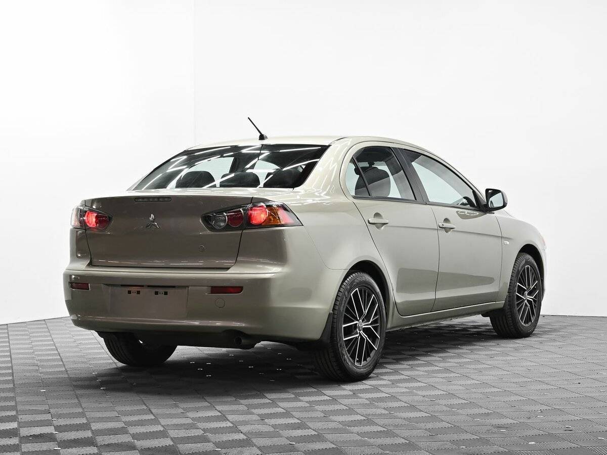 Mitsubishi Lancer с пробегом — 2010 год. Фото: #3