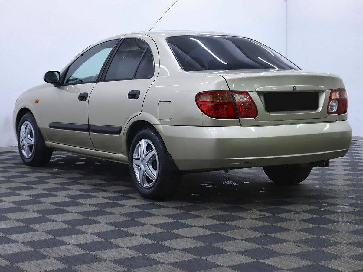 Nissan Almera с пробегом — 2004 год. Фото: #3