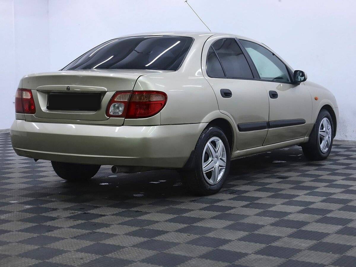 Nissan Almera с пробегом — 2004 год. Фото: #4