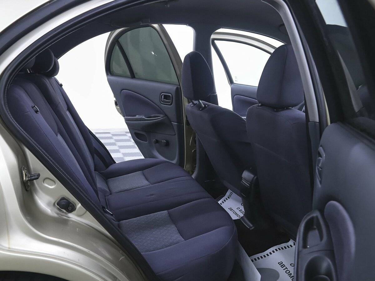 Nissan Almera с пробегом — 2004 год. Фото: #11