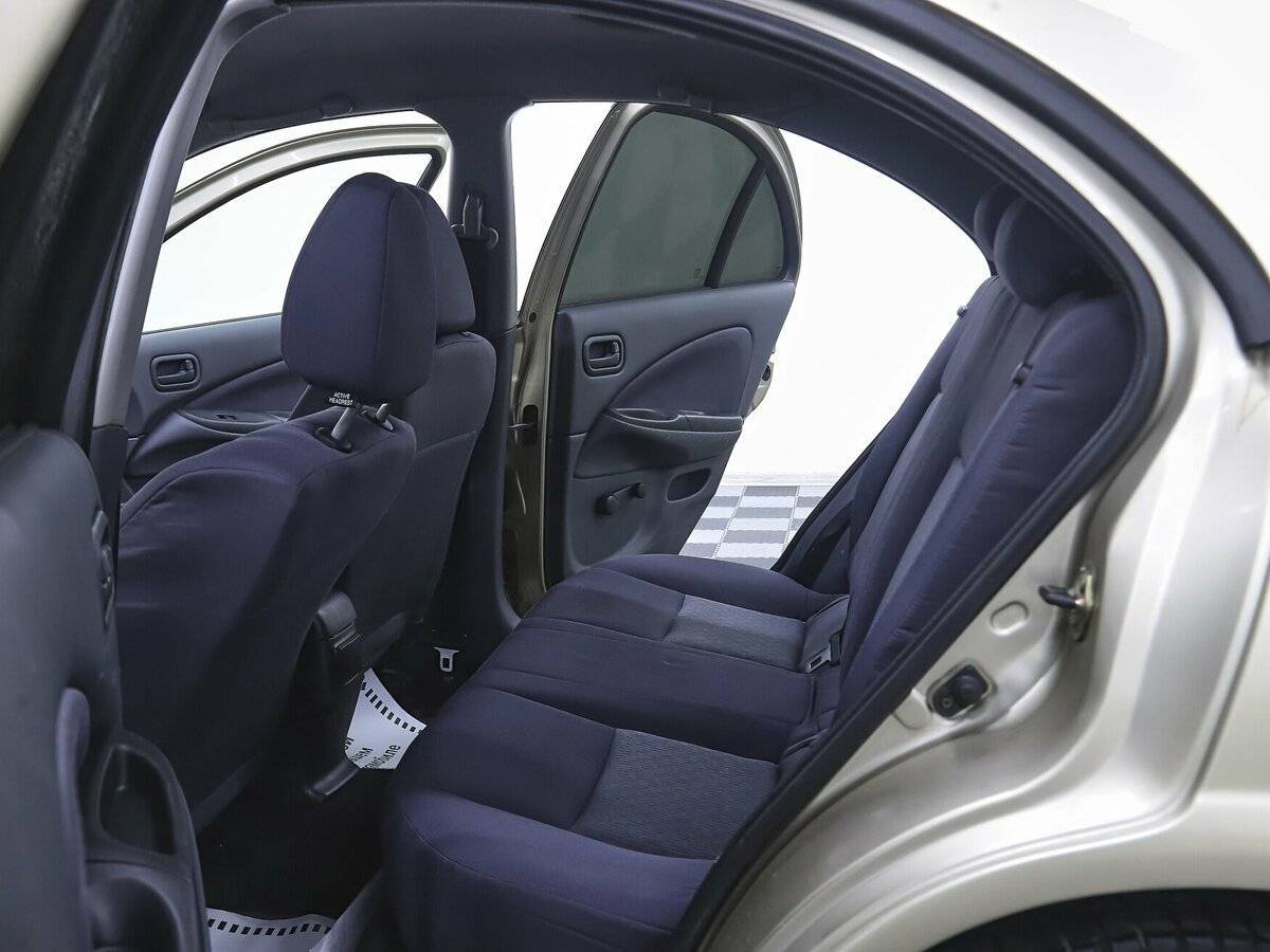 Nissan Almera с пробегом — 2004 год. Фото: #12