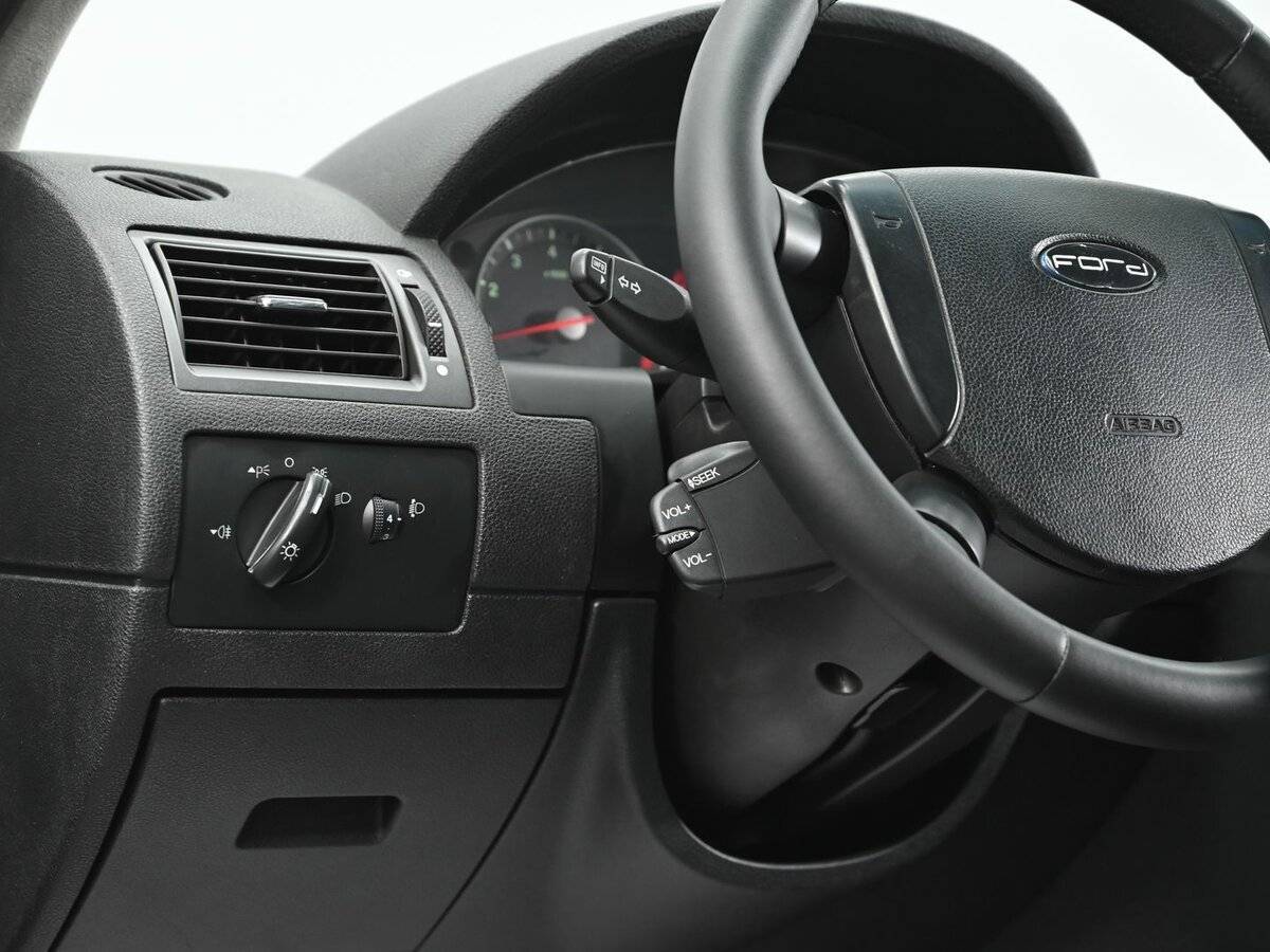 Ford Mondeo с пробегом — 2006 год. Фото: #8