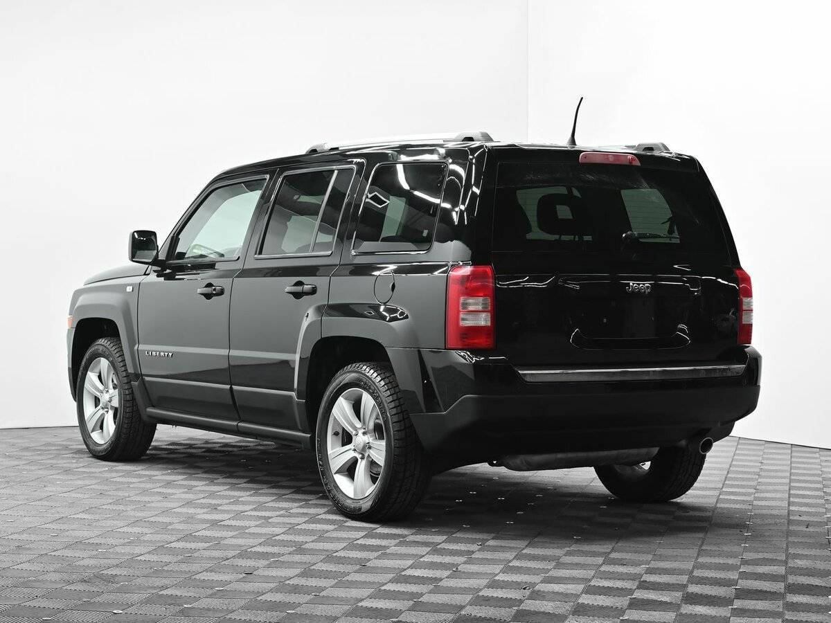 Jeep Liberty (Patriot) с пробегом — 2012 год. Фото: #2